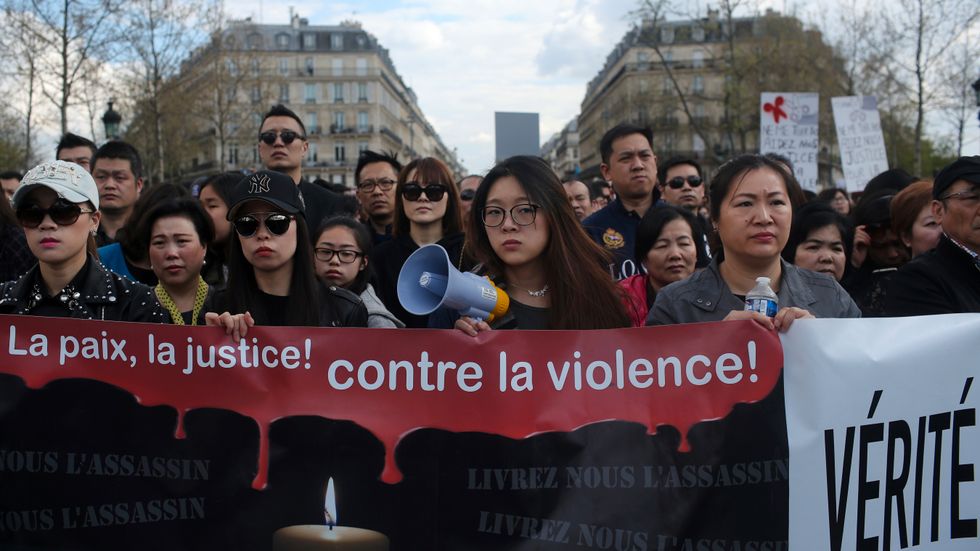 Flera tusen personer deltog i demonstrationen i Paris.