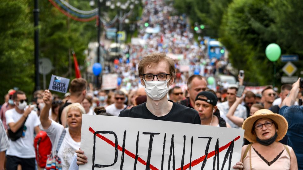 Ordet "putinism" överkryssat i ett demonstrationståg i Chabarovsk förra helgen.