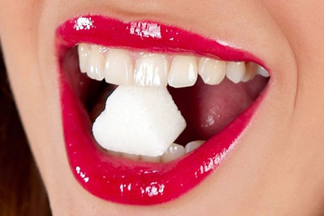 Socker kan förstöra våra smaklökar på tungan.