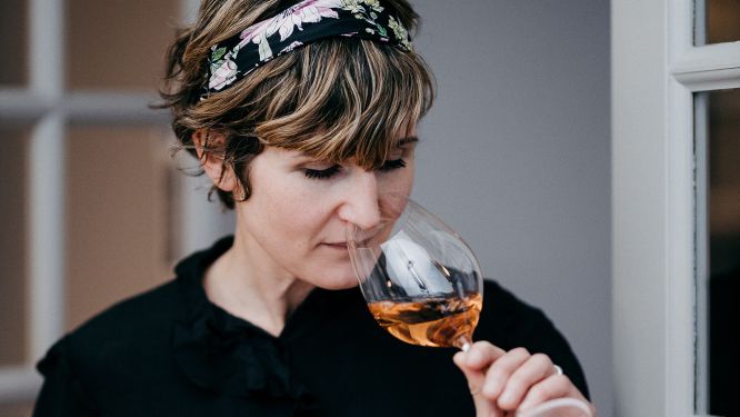 Linda Pérez är vinexperten bakom SvD Vinklubb.