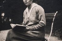 Poeten, skulptören och skådespelaren Melitta Urbancic (1902-1984)
