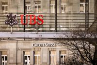 Den krisartade schweiziska banken Credit Suisse har köpts upp av konkurrenten UBS.