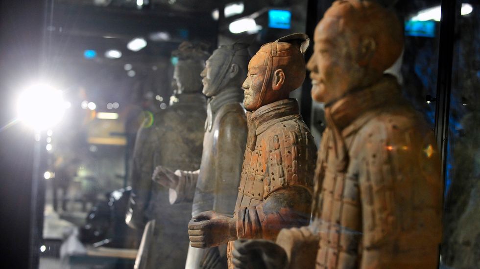 Delar av den världsberömda terrakottaarmén från Kina vid en utställning på Östasiatiska museet, i Stockholm. Arkivbild.