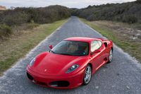 En Ferrari F430 F1 som ägdes av Donald Trump såldes i helgen på auktion i Florida.