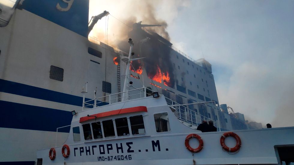 Branden ombord på passagerarfartyget Euroferry Olympia började på ett parkeringsdäck, men spreds till hela fartyget.