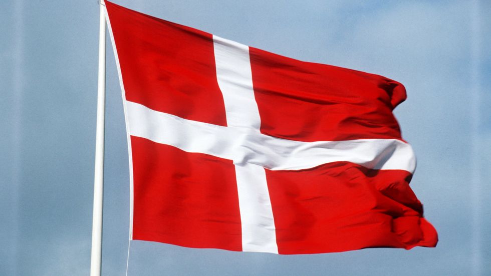 Danmark stramar åt bidragen rejält för den som inte bott mer än sju av de senaste åtta åren i landet.