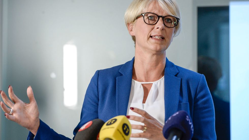 Moderaternas arbetsmarknadspolitiska talesperson Elisabeth Svantesson föreslår färre dagar i a-kassan.