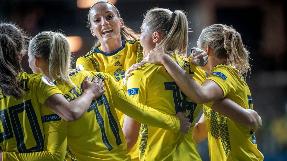 Sverige vill underlätta för unga spelare att ta sig in i A-landslaget, här under en EM-kvalmatch i höstas, genom införandet av ett U21-EM.