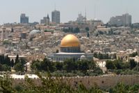 Jerusalems gamla stad hyser flera platser av stor religiös betydelse för judar, muslimer och kristna, så som al-Aqsamoskén, Klippdomen, Klagomuren och Heliga gravens kyrka. Arkivbild.
