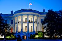 En tungt rustad man har gripits av säkerhetstjänsten Secret service nära Vita huset i Washington. Arkivbild.