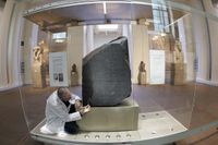 Rosettastenen har funnits i British Museums samling sedan början av 1800-talet och är ett av museets mest anmärkningsvärda artefakter. Arkivbild.