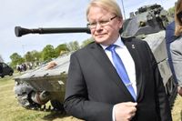 Försvarsminister Peter Hultqvist under invigningsceremoni Gotlands regemente P 18 i Visby 2018. Arkivbild.