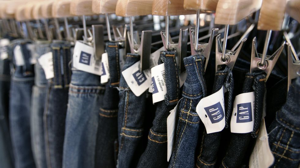 Jeans från Gap i en butik i Palo Alto, Kalifornien. Arkivbild.