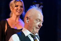 Robert Fripp uppträdde i somras – med en oväntad mohawk-frisyr – på den brittiska festivalen Fairport's Cropredy Convention.