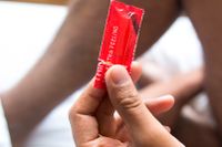  ”För oss som inte vill få i oss mer hormoner är det kondom som gäller”, skriver en kvinnlig läsare. 