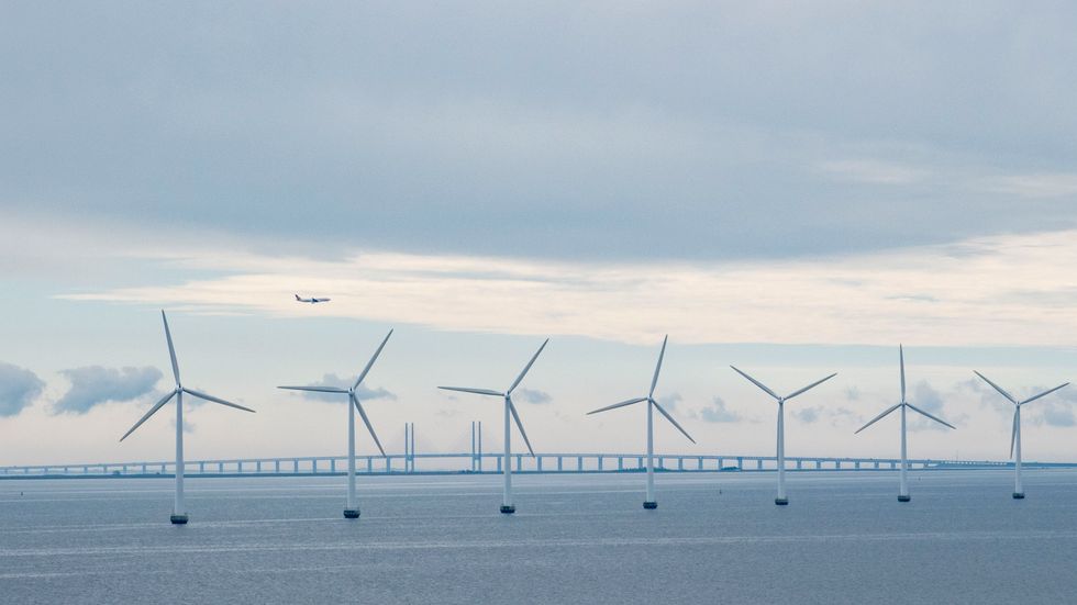 Vindkraftverk i Öresund.