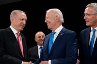 Turkiets president Erdogan och USA:s Biden under ett Nato-möte i Madrid 2022.