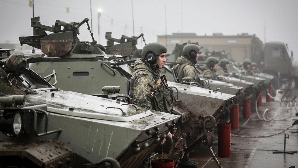 Ryska soldater vid gränsen till Ukraina. 