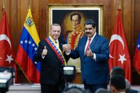 Recep Tayyip Erdogan på besök hos Nicolás Maduro i december.