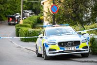 En mamma och hennes lille son avled efter att ha knivskurits svårt i Mälarhöjden i södra Stockholm.