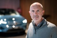Jim Rowan, vd för Volvo Cars, har svårt att få fram tillräckligt med nya bilar till kunderna.