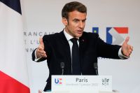 Frankrikes president Emmanuel Macron håller presskonferens i Élyséepalatset om landets halvår som ordförande i EU:s ministerråd.