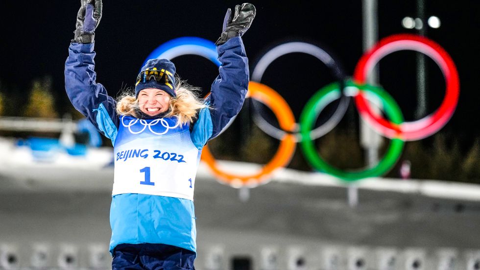 Jonna Sundling efter att ha tagit OS-guld i skidsprinten.