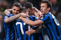 Stevan Jovetic firar ett mål med sina lagkamrater i Inter.