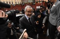 Nobelpristagaren i medicin Yoshinori Ohsumi från Japan anländer till Nobelmuseet i Stockholm.