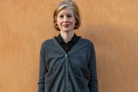 Journalisten och författaren Linda Skugge (född 1973) har gett ut ett flertal böcker i olika genrer. Med sin nya handbok vill hon hylla de ordningsamma. 