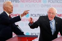 Striden om Demokraternas presidentkandidatur står nu mellan den förre vicepresidenten Joe Biden och Vermontsenatorn Bernie Sanders.