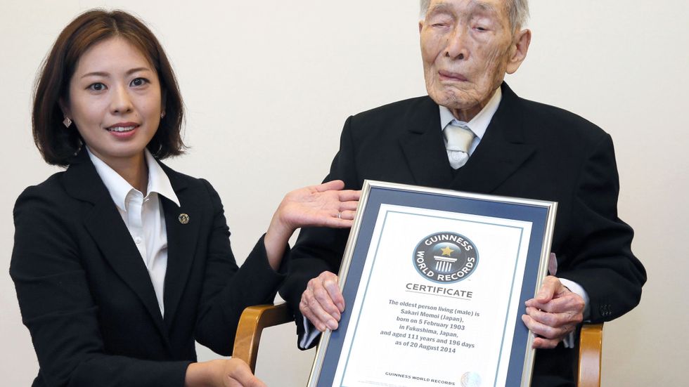 Världens äldste man, japanen Sakari Momoi, blev 112 år.