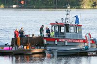En 10-årig flicka saknades efter en båtolycka i sjön Runn i Dalarna på torsdagen.