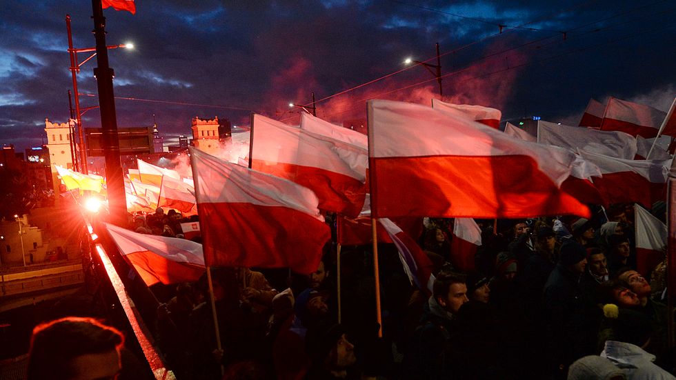 Deltagare i den nationalistiska marschen i Warszawa.