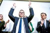 Partiledaren Petteri Orpo har anledning att jubla då Samlingspartiet segrade i riksdagsvalet.