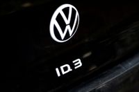 Volkswagen stoppar tillfälligt tillverkningen av två elbilsmodeller med hänvisning till vikande eftrefrågan. Arkivbild.