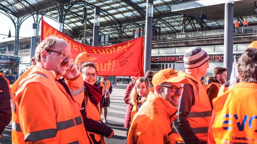 Industrifackens bud är löneökningar på 4,4 procent – i Tyskland ratade facket löneökningar på 8 procent för offentliganställda.