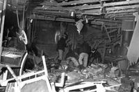 Förstörelsen inne i en av pubarna efter att de tidsinställda bomberna detonerat, den 21 november 1974. Arkivbild.