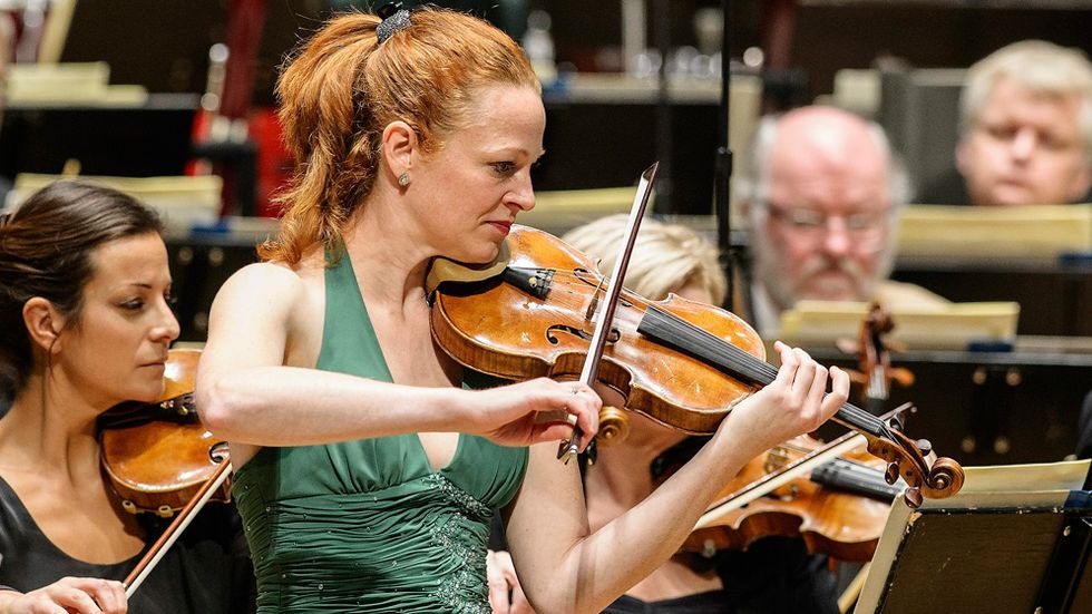 Violinisten Carolin Widmanns formidabla utförande lyfte Hillborg.