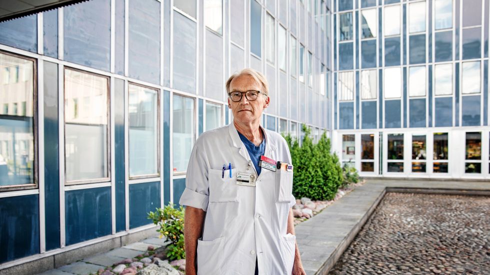 Johan Styrud är ordförande för läkarföreningen i Stockholm. Han vill nu se tuffare coronakrav för att slippa uppleva vårens kris i sjukvården igen. 