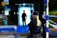Avspärrningar för brottsplatsuundersökning vid  Lindängsplan i Malmö där en man sköts i juni förra året.