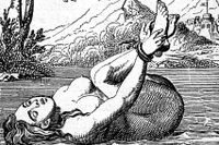 På 1600-talet använde sig rättsväsendet av det så kallade vattenprovet för att avslöja en trollkunnig. Den som sjönk var oskyldig, den som flöt dömdes till döden.