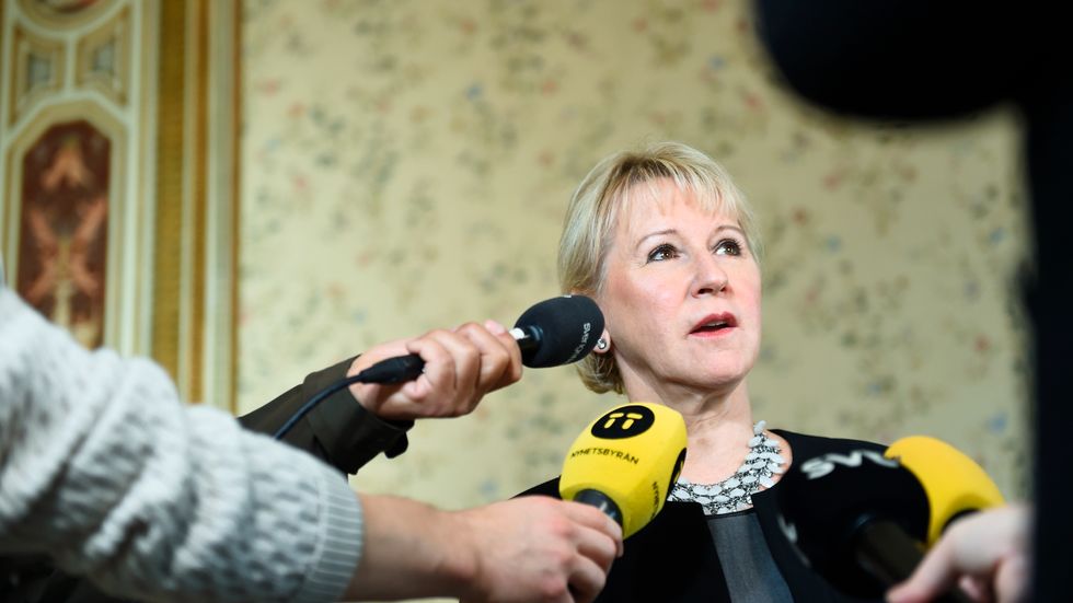 Regeringen utreder nu vilka konsekvenserna blir om Sverige skriver under avtalet om kärnvapenförbud. Bland annat vill utrikesminister Margot Wallström (S) veta hur andra säkerhets- och försvarspolitiska samarbeten skulle påverkas. Arkivbild.