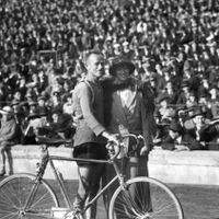 Cyklisten Henrik Morén med fru, 1924.
