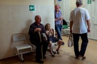 Patienter väntar på sin tur på ett sjukhus i Tula, 17 mil söder om Moskva.