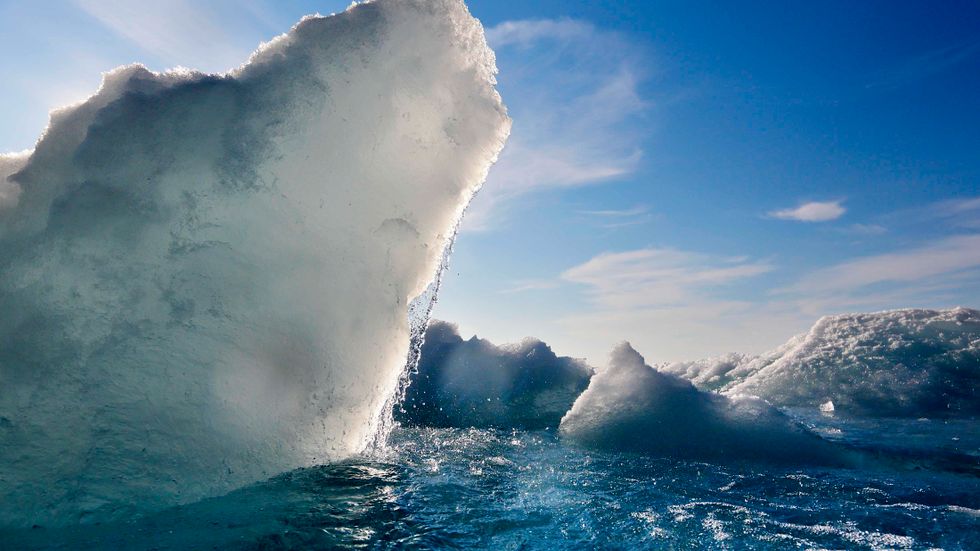 Smältande isar och höjda havsnivåer gör klimatet till en av Arktismötets viktigaste frågor. Arkivbild.
