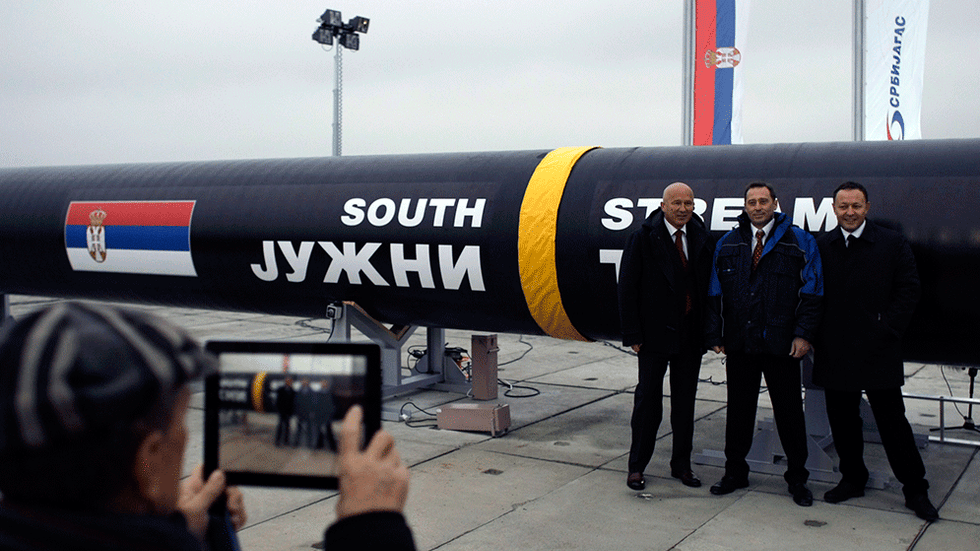 Ceremoni i november i fjol inför byggandet av ryska Gazproms gasledning ”South Stream”, i Sajkas 8 mil norr om Belgrad i Serbien.
