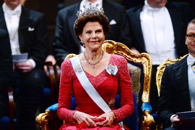 Drottning Silvia i prinsessan Sofias diadem på Nobelbanketten 2013.