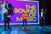 Teaterchef Maria Sid presenterar våren på  Kulturhuset Stadsteatern, här med regissören Ronny Danielsson och skådespelaren Peter Gardiner som är aktuella med ”Sound of music”. 
