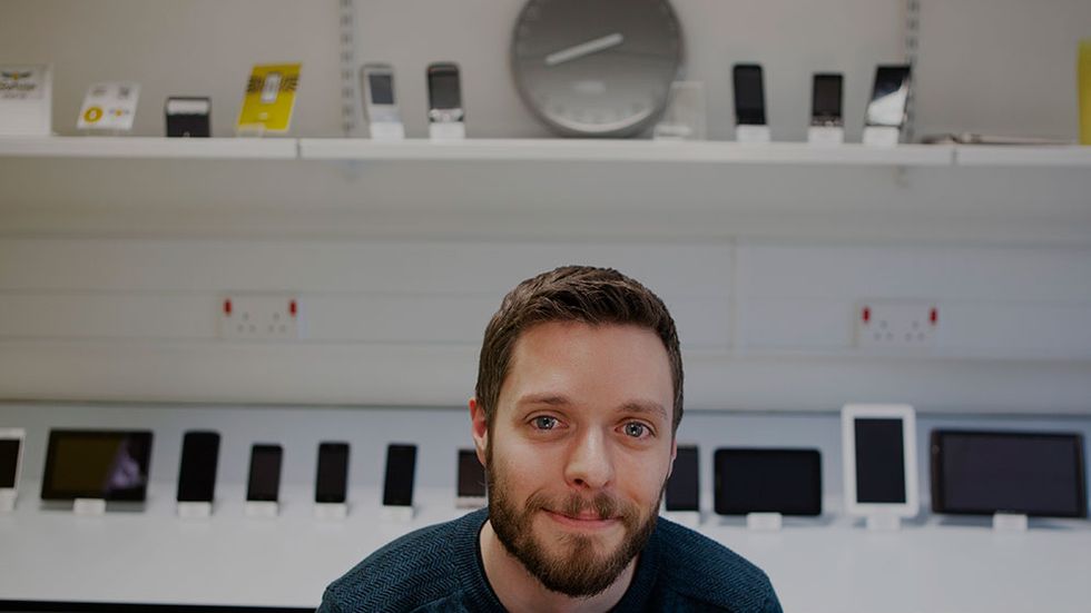 Anthony Chaffey driver ett device lab i Longbridge.